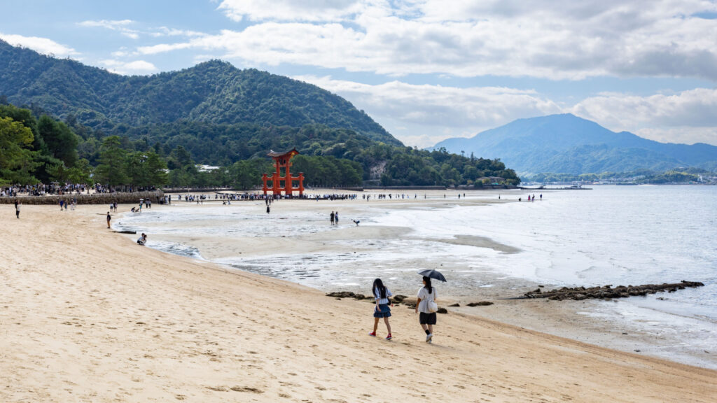 The beach near the Itsukushima Shrine